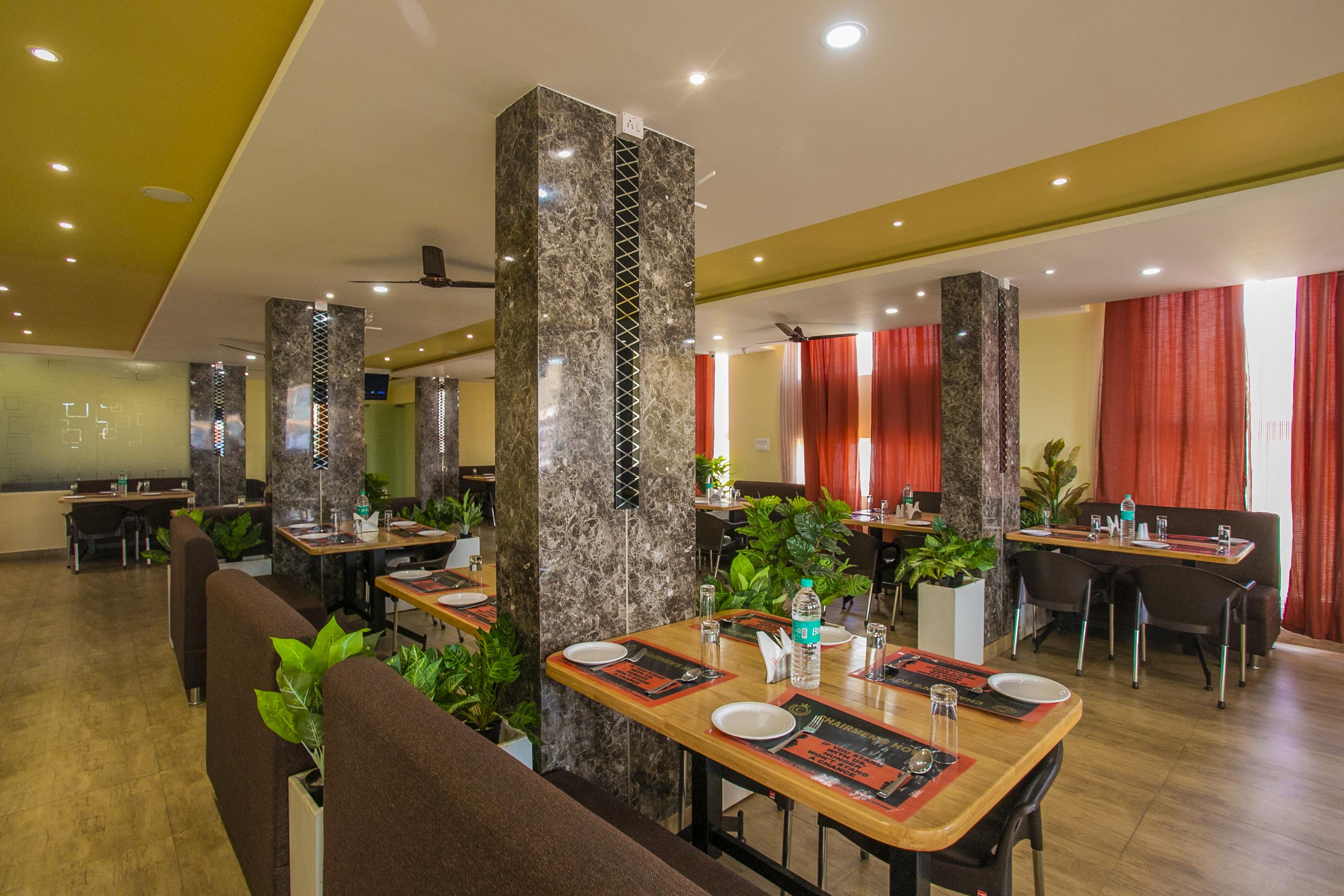 Oyo 22837 Chairmen'S Hotel Бангалор Экстерьер фото